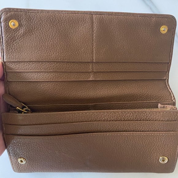 Gorgeous, authentic Prada camel leather wallet - Picture 9 of 14